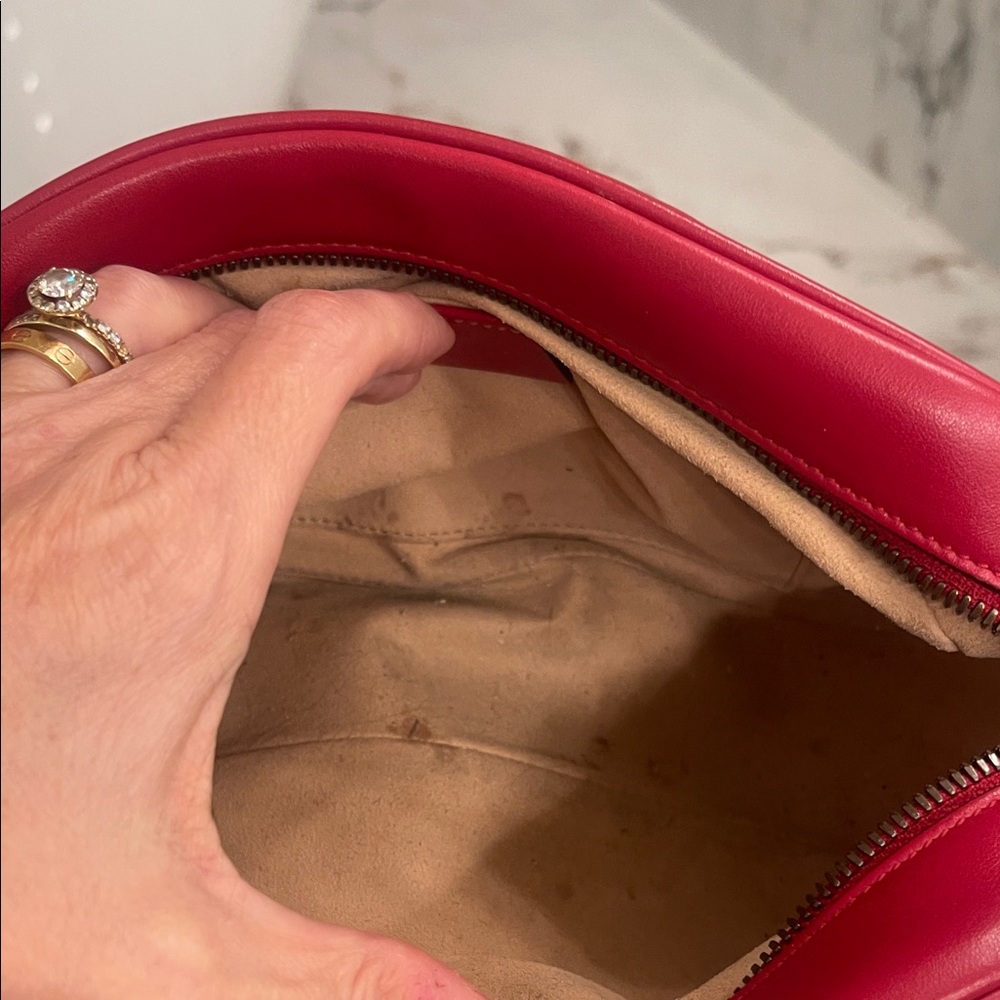 Gucci Red Crossbody Bag with Gold Accents - Picture 6 of 11